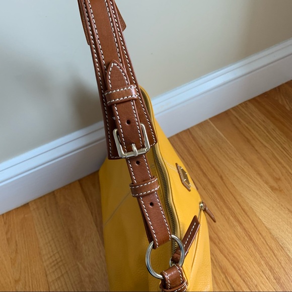 Dooney & Bourke - Marigold Pebble Leather Bag - Picture 4 of 16